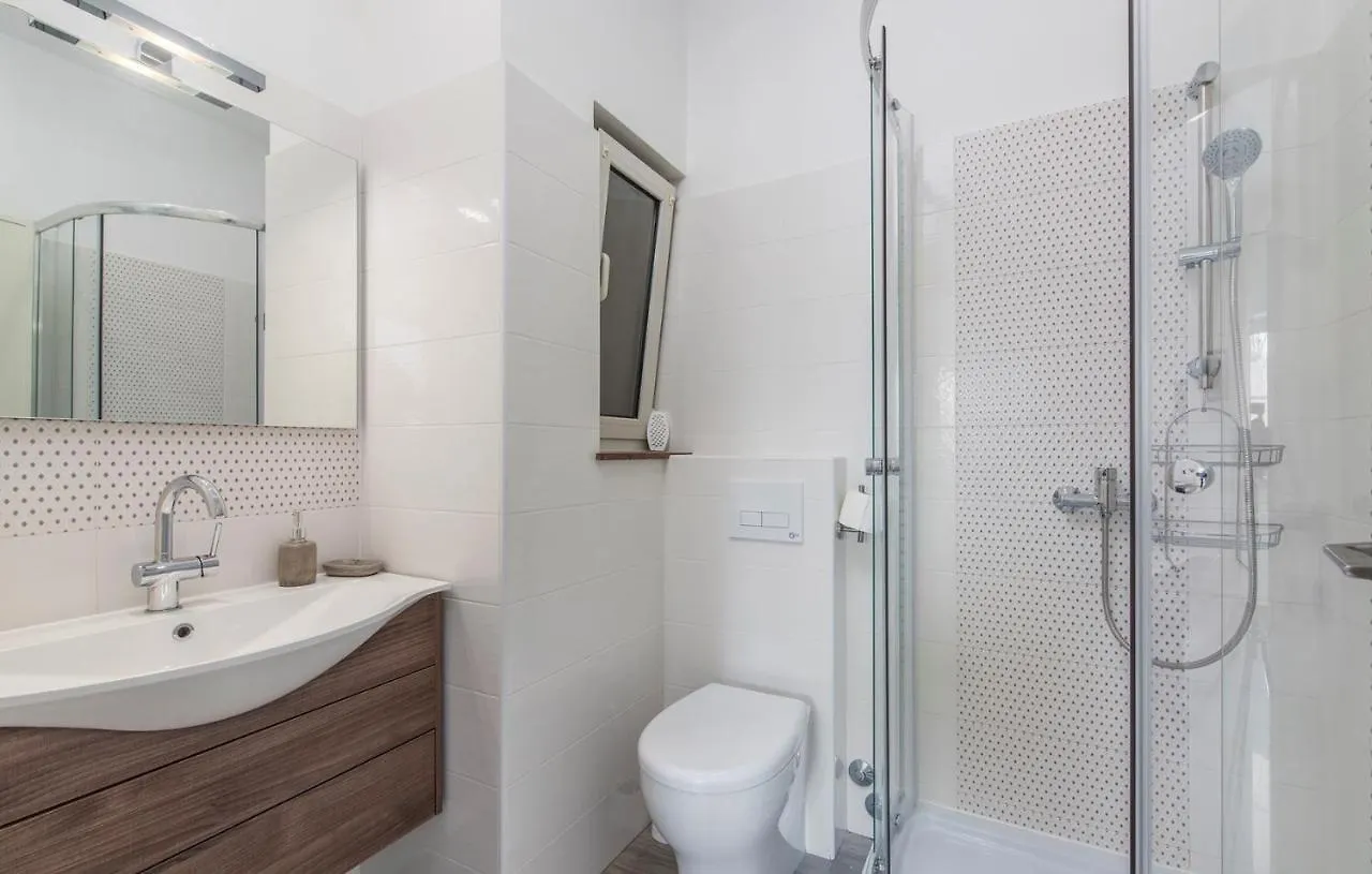 Guest house Apartment Complex Orzan Lovrecica