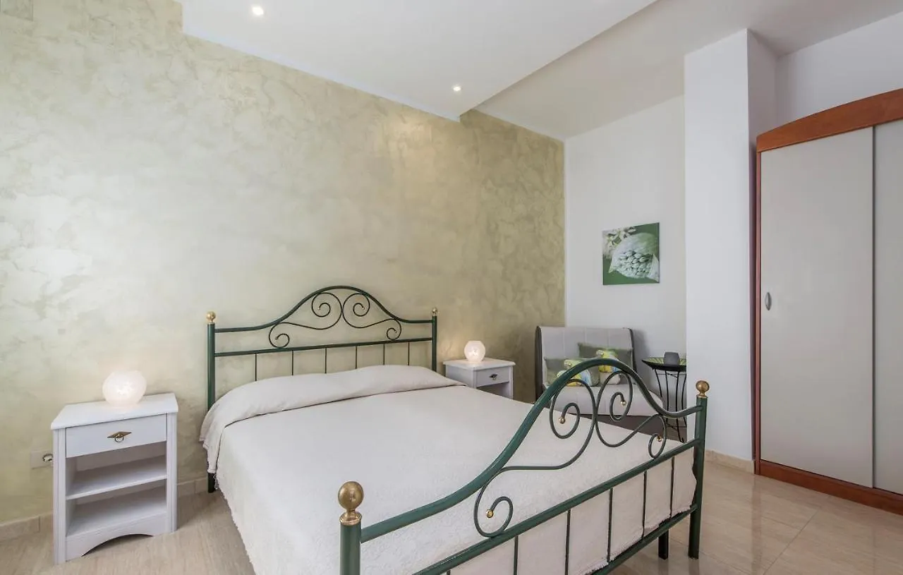 Apartment Complex Orzan Lovrecica Guest house Lovrecica (Istria)