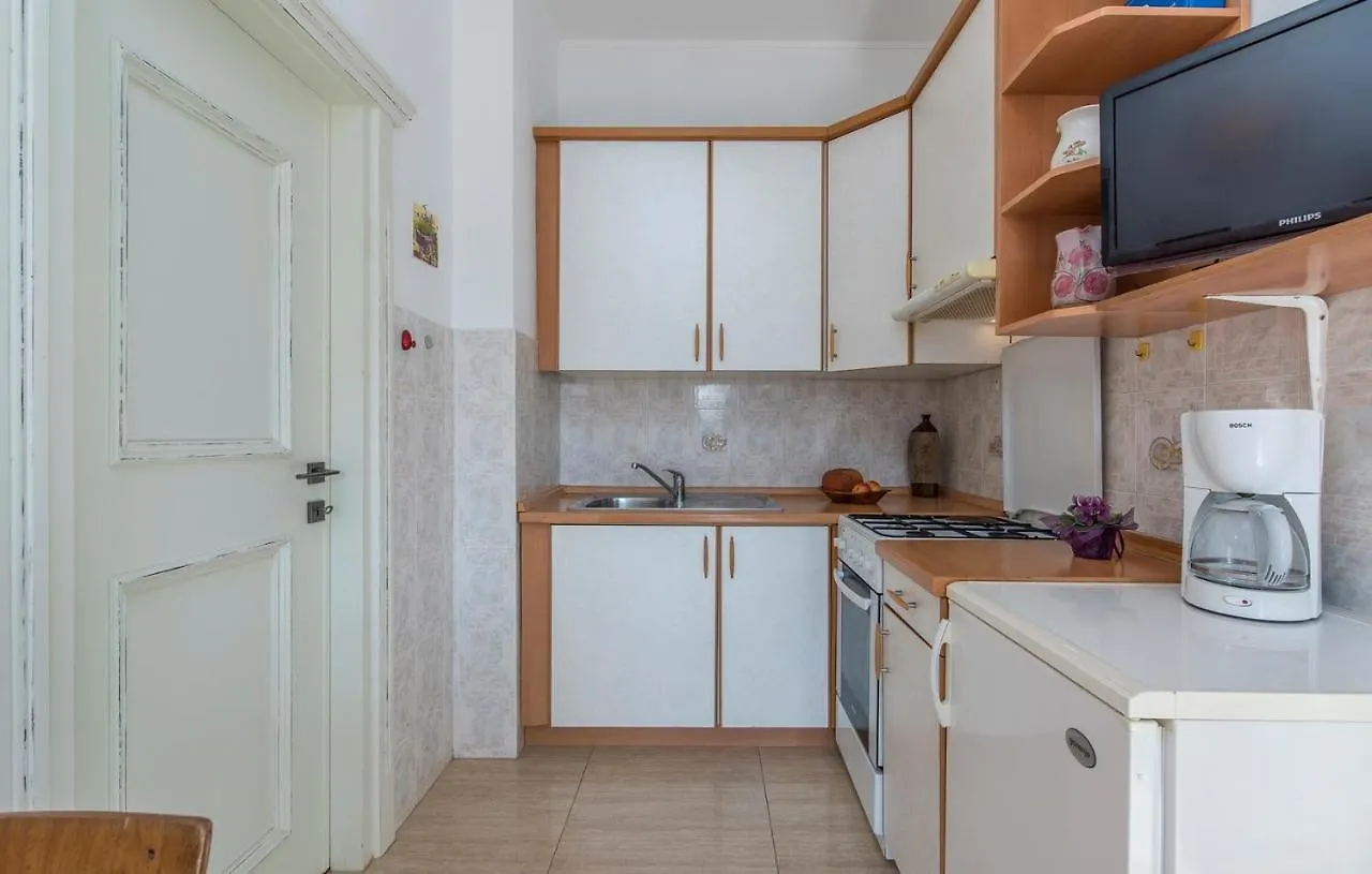 Apartment Complex Orzan Lovrecica 3*, Lovrecica (Istria)